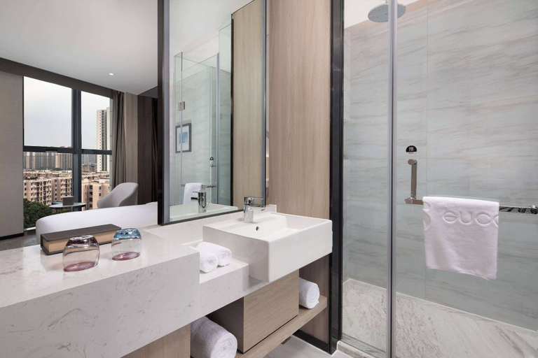 Bathroom 3, Ramada Encore by Wyndham Dongguan East, Dongguan