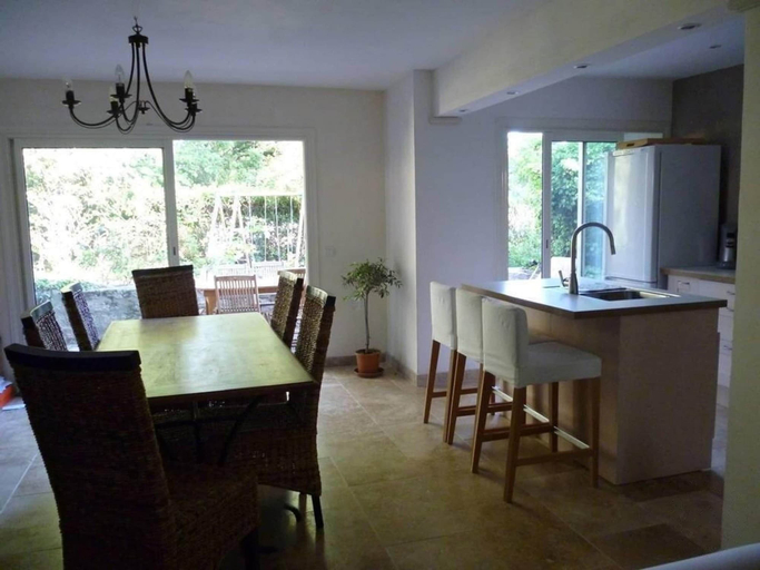 Others 5, Nice Villa in Morieres-les-avignon With Pool, Vaucluse