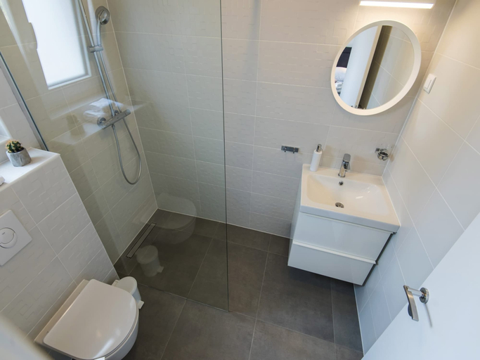 Bathroom 4, Beautiful Villa With Private Swimming Pool, Poličnik