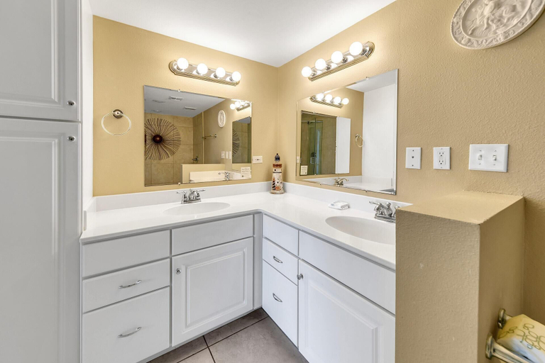 Bathroom 4, Destin Towers 102, Okaloosa