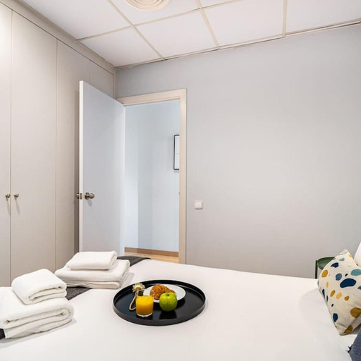 Bedroom 4, SAGRADA FAMILIA - MODERN 6PP/ WIFI / AC/ SMART TV By MyRentalHost, Barcelona