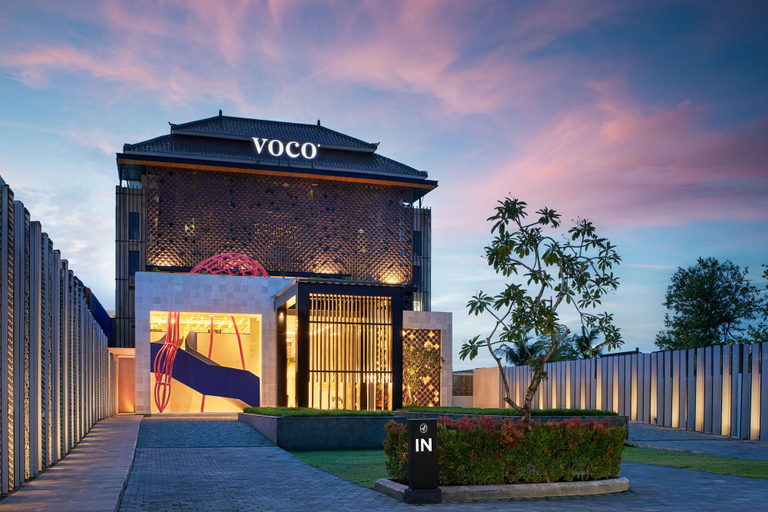 Exterior & Views