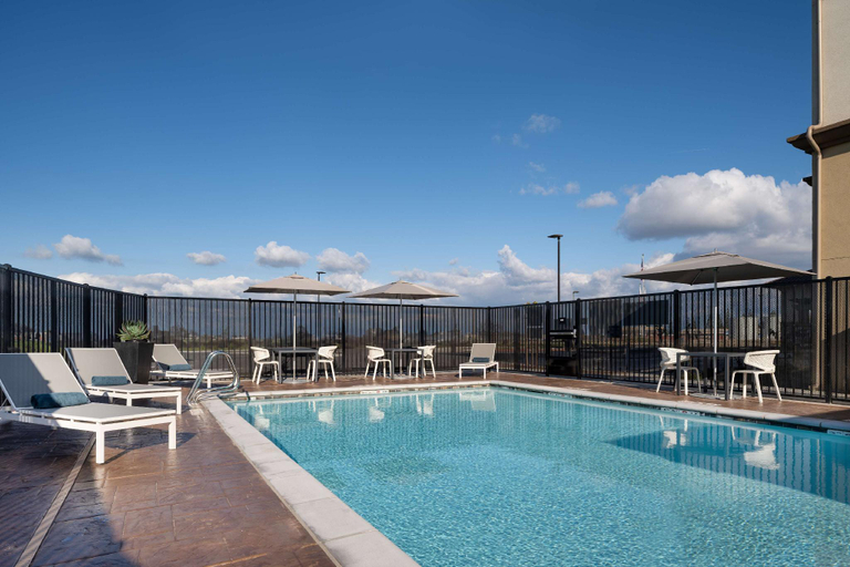 Sport & Beauty 5, Hilton Garden Inn Visalia, Ca, Tulare