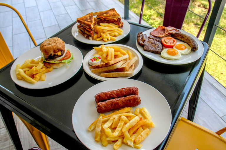 Food & Drinks 5, Sleepover Kruger Gate, Ehlanzeni
