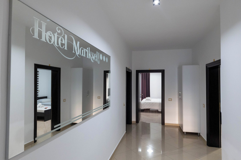 Others 5, Hotel Mariksel, Sarandës