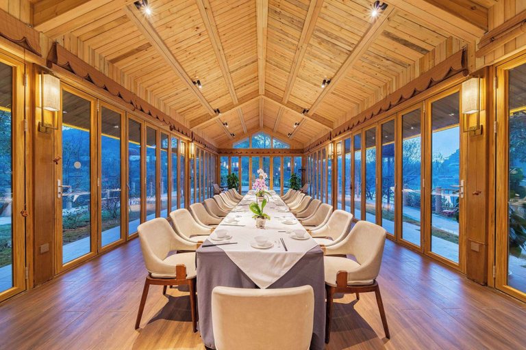 Food & Drinks 4, Howard Johnson By Wyndham Lake Serenity Hotel Neijiang, Neijiang
