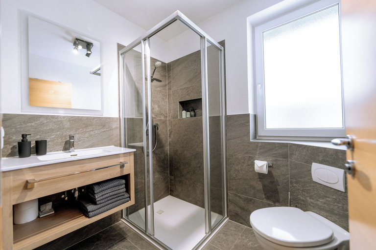 Bathroom 3, Apart Peak Ötztal, Imst