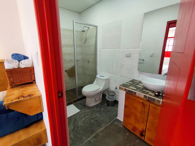 Bathroom 4, CASA DE PIEDRA, Melgar