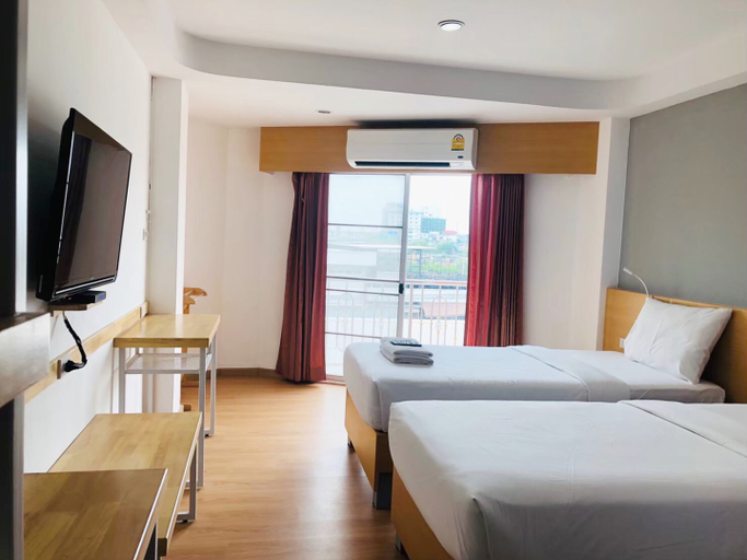 Others 3, Ing Naam Hotel, Thanyaburi