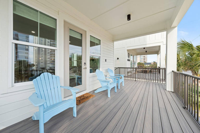 Others 5, Totally Beachin' at Pelican Place, Baldwin
