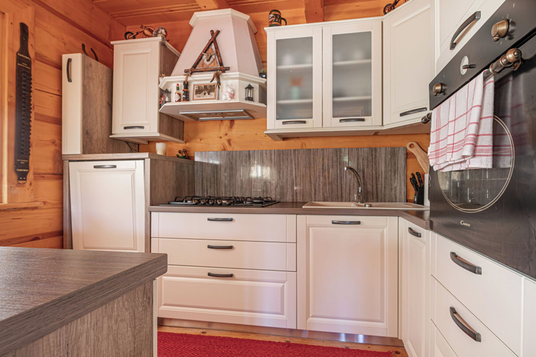 Private kitchen, Log Cabin Native, Bistrica ob Sotli