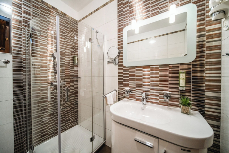 Bathroom 5, City Beach Villa with Pool and Sea View, Dubrovnik