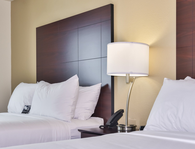 Bedroom 3, Cobblestone Hotel & Suites - Rhinelander, Oneida