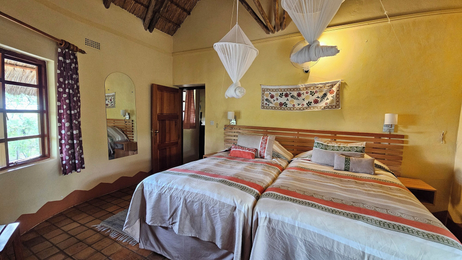 Bedroom 2, Musangano Lodge, Mutasa