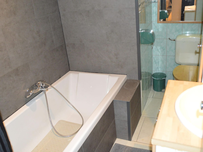 Bathroom 3, Verviers Villa with Sauna, Liège