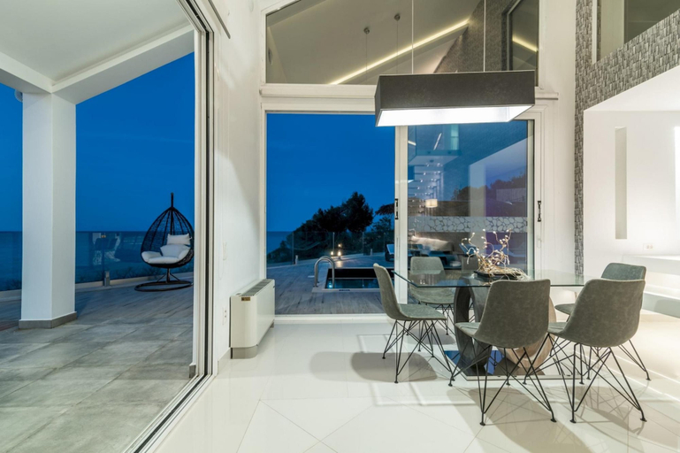 Room 3, Luxury Villa Cavo Mare Thalassa With Private Pool Jacuzzi, Ionian Islands