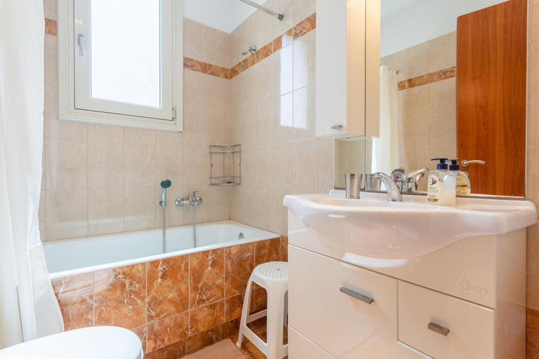 Bathroom 4, Villa Georgia, Crete
