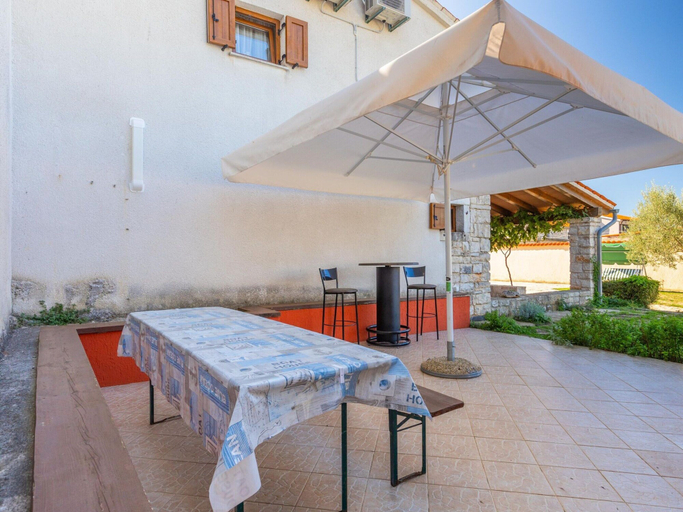 Others 5, Holiday Home in Segotici With Private Pool, Marčana