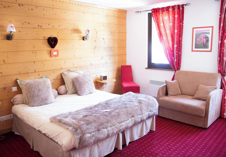 Bedroom 2, Domaine de l'Adoux, Alpes-de-Haute-Provence