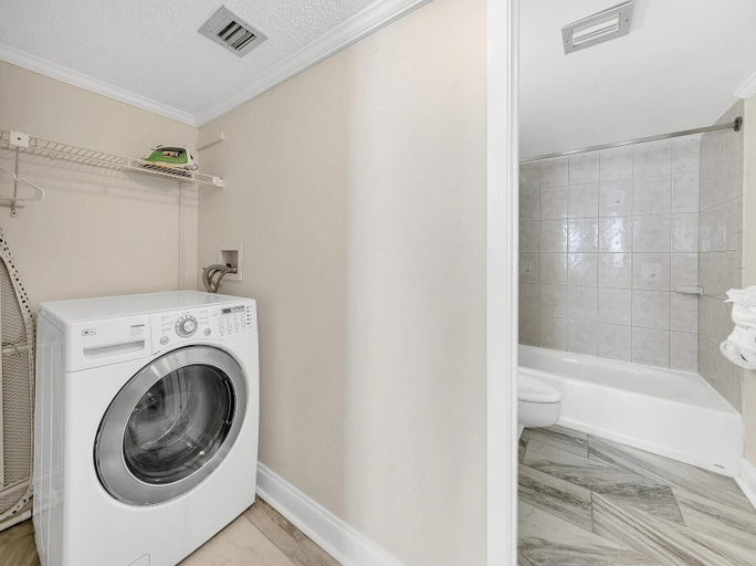 Bathroom 4, Shoreline Towers 1061, Okaloosa