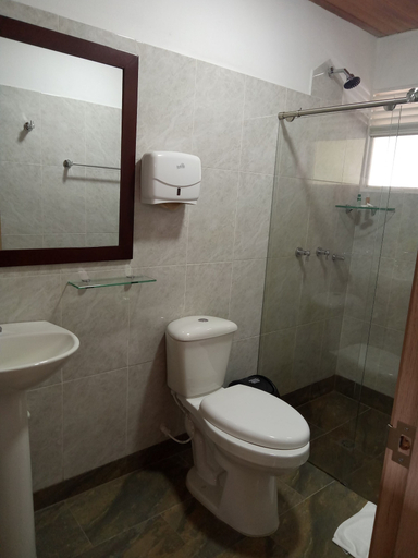 Bathroom 3, Hotel Boutique 14 Lanceros, Tibasosa