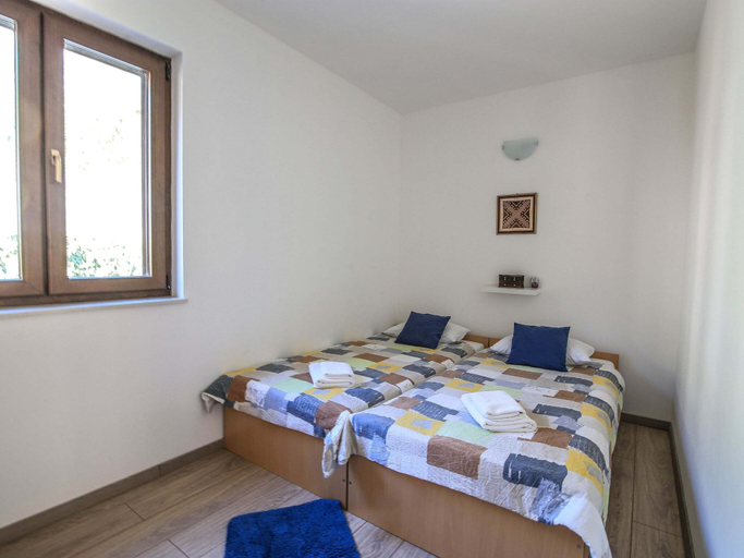 Bedroom 4, Spacious Apartment, Private Terrace in the Countryside, Wi-fi and Parking, Konavle