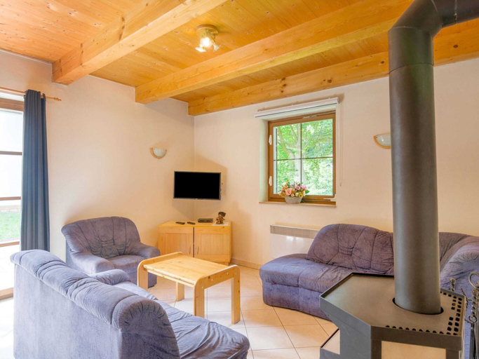 Others 5, Holiday Home With a Convenient Location in the Giant Mountains for Summer & Winter, Trutnov