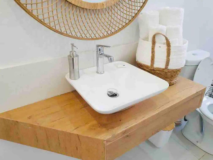 Bathroom 5, Contemporary 2 bed in Suburbs - 2080, Bulawayo