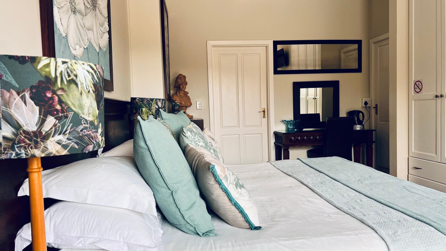 Bedroom 3, Amber Guest Lodge, Eden