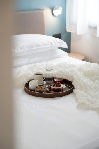 Bedroom 2, Plaza, Pavia