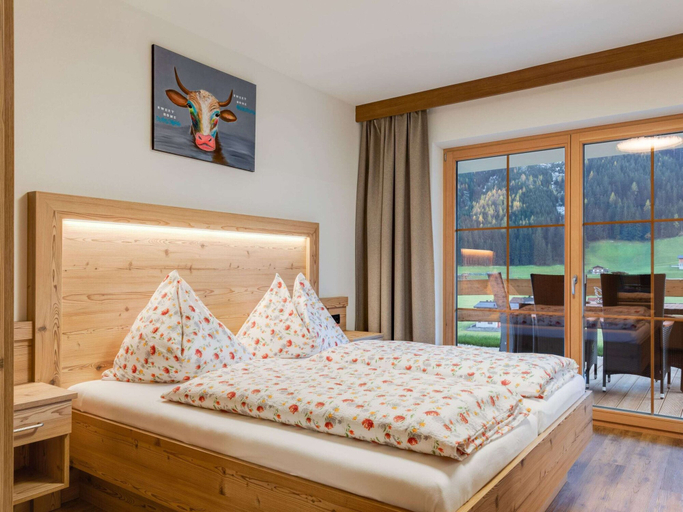 Bedroom 2, Luxurious Apartment With Sauna in Konigsleiten, Zell am See