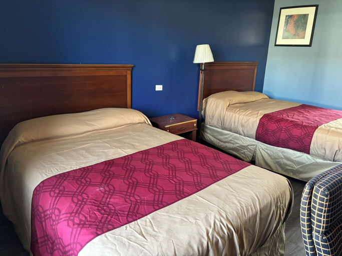 Bedroom 4, Budget Inn Express, Richmond