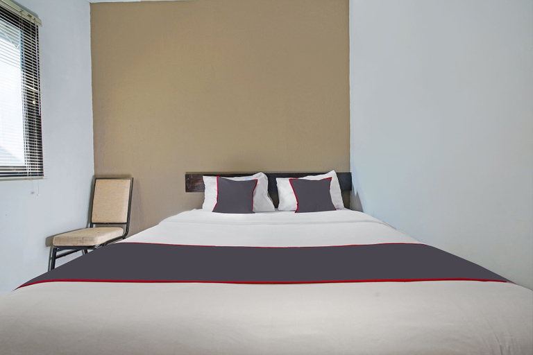 Bedroom 5, Capital O 1898 Louise Place, Cianjur