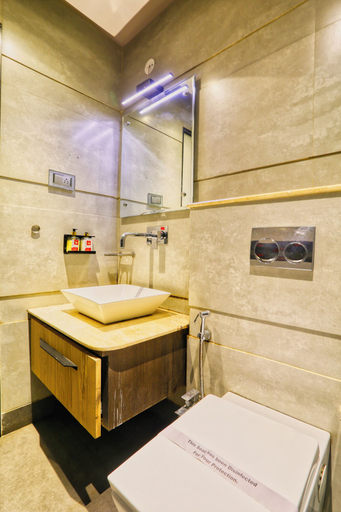 Bathroom 4, The Ashoka Hotel, Indore