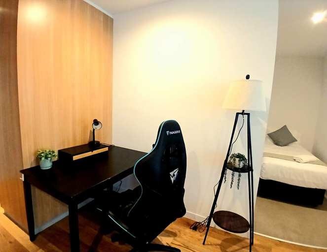 Bedroom 3, ReadySet Apartment at Midtown, Melbourne