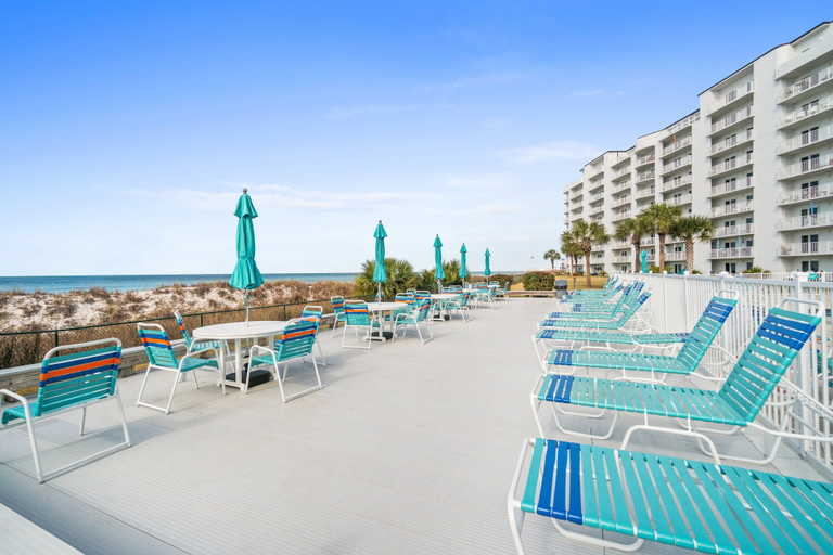 Sport & Beauty 2, Moonspinner by Book That Condo, Bay