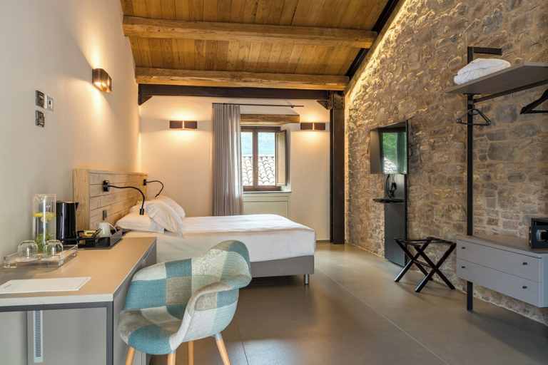Bedroom 4, Borgotufi Albergo Diffuso, Isernia