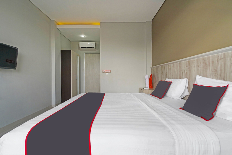 Bedroom 3, Capital O 1898 Louise Place, Cianjur
