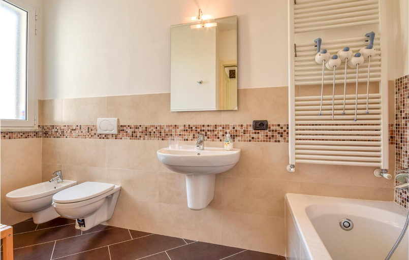 Bedroom 2, 2 Bedroom Stunning Home In Vado Ligure, Savona