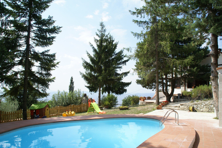 Pool 2, Holiday Home in Umbria With Panoramic Views, Perugia