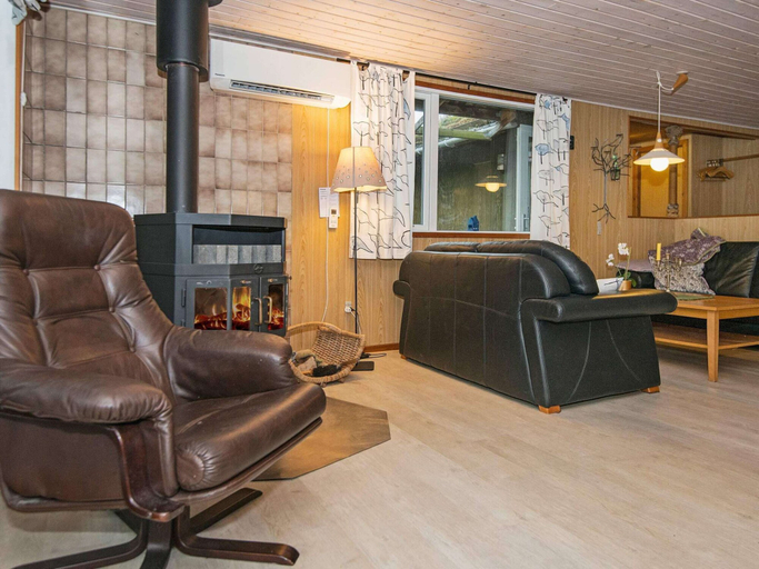 Others 3, 6 Person Holiday Home in Romo, Tønder