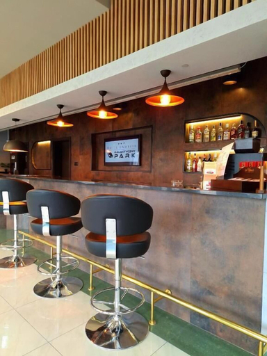 Food & Drinks 5, Hotel Dworski Galaktyczny Park, Police
