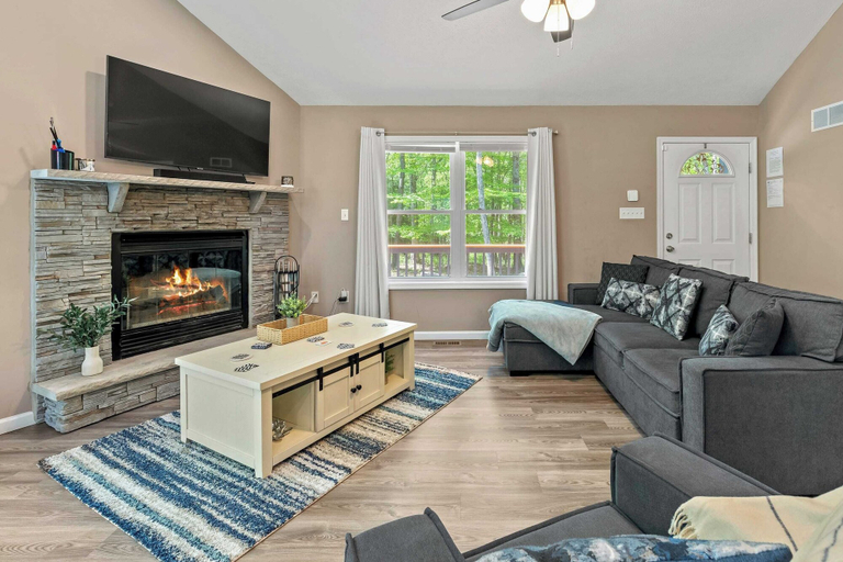 Others 5, Wildrun by Avantstay Family-friendly Cabin, Carbon