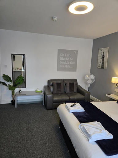 Bedroom 3, Q Accommodation, Blackpool