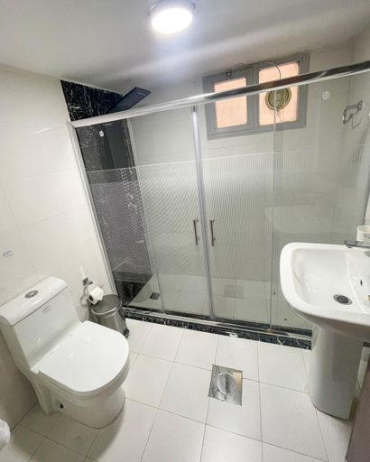 Bathroom 4, Continental Suite Farwaniya