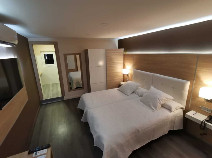Bedroom 5, Rose des Pyrénées, Aude