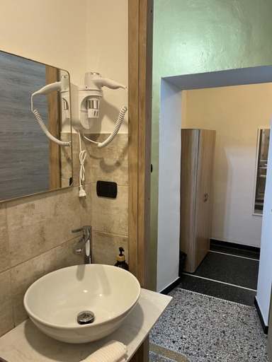 Bathroom 7