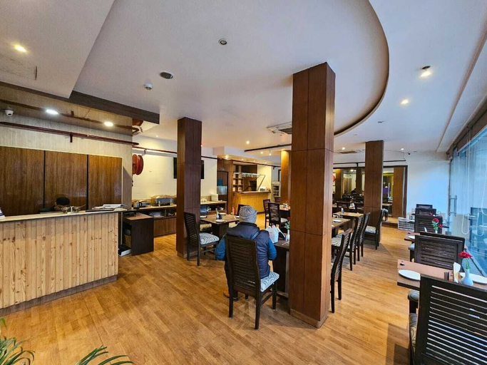 Food & Drinks 5, Hotel Saptagiri, Delhi