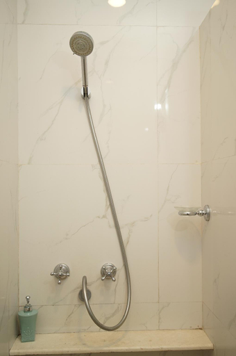 Bathroom 15