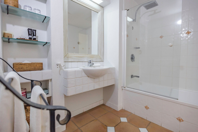 Bathroom 4, The Reef House Adults Retreat - Enjoy 28 Complimentary Inclusions, Cairns